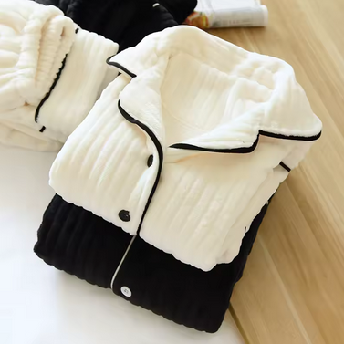 Vetement de nuit epaix doux